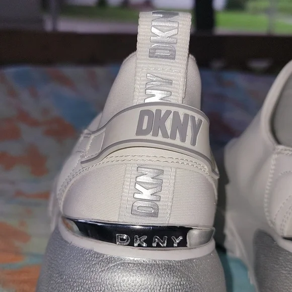 DKNY Women's Size 8.5 Kari-slip on white & silver sneakers - Picture 8 of 12